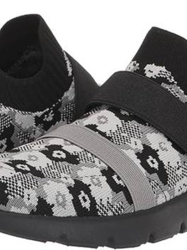 New Spenco Karma Stretch Floral Shoes Women’s Size 10 Black